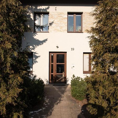 Home Studio Z Ogrodkiem Krasków Εξωτερικό φωτογραφία